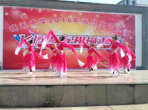 晓天中学：由人生就是博-尊龙凯时捐赠的新操场建好了