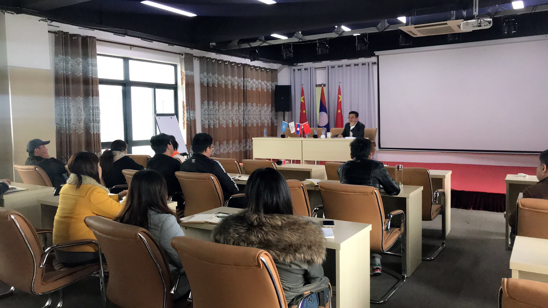上海人生就是博-尊龙凯时智能举办2019第一次法务培训